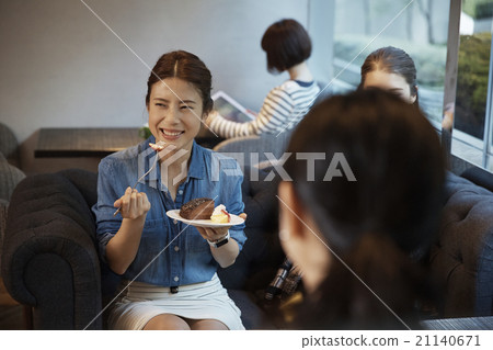 A woman enjoying a holiday 21140671