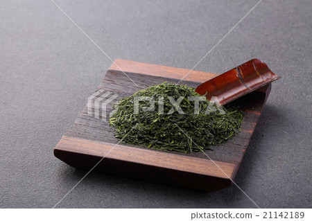 Tea leaves 21142189