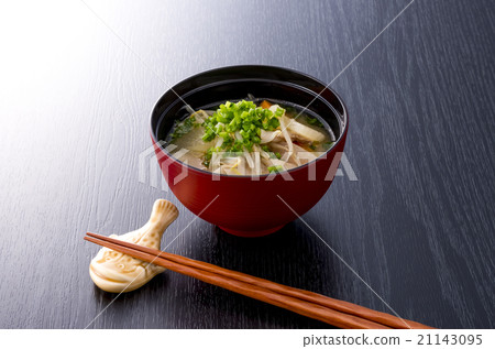 豬肉和蔬菜味噌湯 21143095