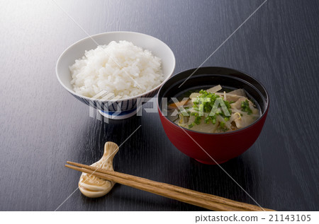 豬肉和蔬菜味噌湯 21143105