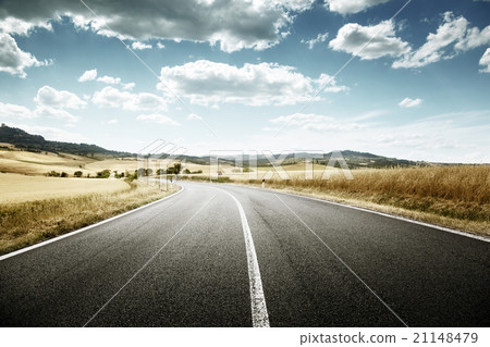 asphalt road in Tuscany, Italy asphalt road in Tuscany, Italy 21148479
