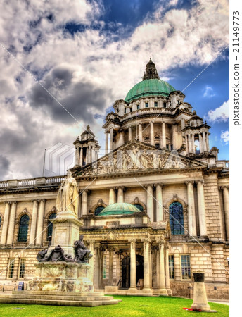Queen Victoria Memorial and Belfast City Hall Queen Victoria Memorial and Belfast City Hall 21149773