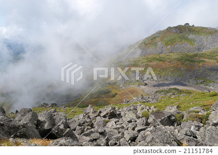 發生在秋天攀登道路的雲彩 發生在秋天攀登道路的雲彩 21151784