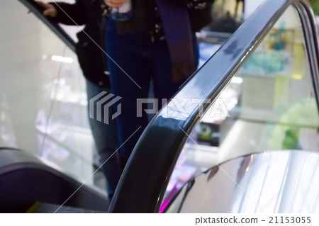 Trendy and modern escalator handrail  21153055