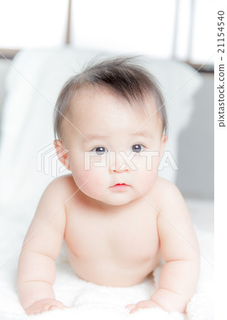 一個赤裸的嬰兒 一個赤裸的嬰兒 21154540