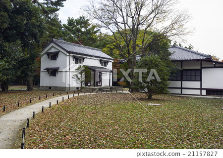 Kyoto gyoen shrine pillar ruins 21157827