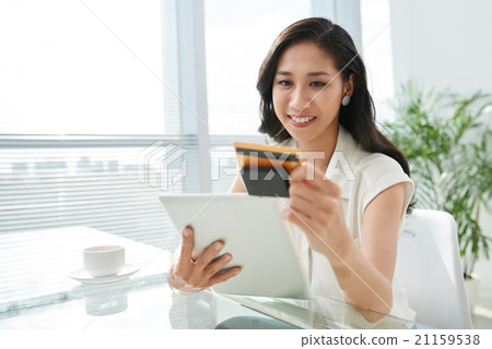 Using reading device Using reading device 21159538