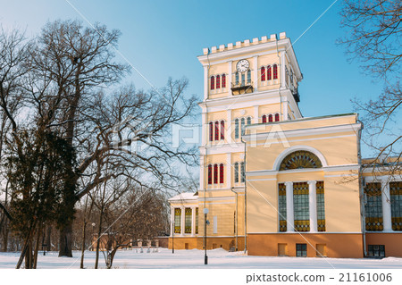 Rumyantsev-Paskevich Palace in snowy winter city 21161006