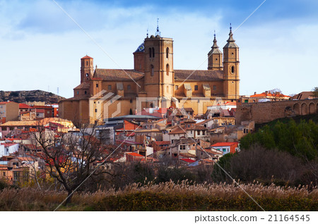Day view of Santa Maria la Mayor church in Alcaniz Day view of Santa Maria la Mayor church in Alcaniz 21164545