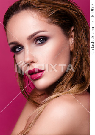 Make up. Glamour portrait of beautiful woman model Make up. Glamour portrait of beautiful woman model 21165959