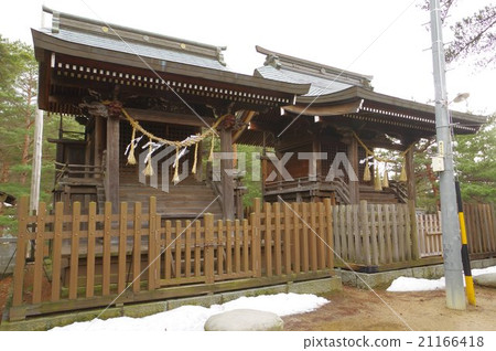 Shinshu Matsumoto的文化遺產在Senjoka Shinto神社建築左側江戶時代建築的主要神社松本高島家族邊界建造的兩個主要的大廳建築物 21166418