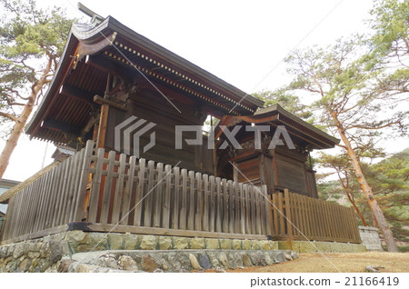 Shinshu Matsumoto的文化遺產在主要的神社的松本高島家族邊界的兩個主要的大廳建築物Senka Oka Shrine後江戶時代的建築觀 21166419