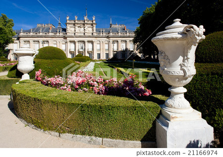 La Granja de San Ildefonso with garden, Segovia La Granja de San Ildefonso with garden, Segovia 21166974