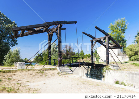 Vincent van Gogh bridge near Arles,Provence,France Vincent van Gogh bridge near Arles,Provence,France 21170414