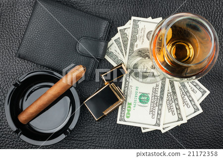 Cigar, ashtray, lighter, money, purse, glass  21172358