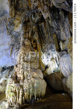 Paradise cave, Quang Binh, Vietnam travel 21176914