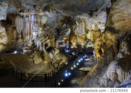 Paradise cave, Quang Binh, Vietnam travel 21176948