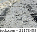 Traces of Caterpillar 21178458