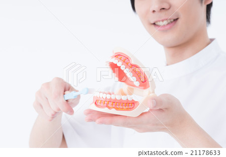 Tooth image 21178633