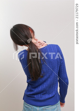 脖子僵硬 21179729