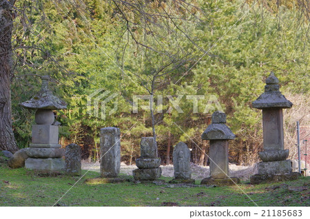 Shinshu Azumino Cultural Property Kwaiji Temple Stone Treasure of Yakuda Yakushido Stone Pagoda Tower Muromachi Period Stone Pagodas Horizontal Horizontal 21185683