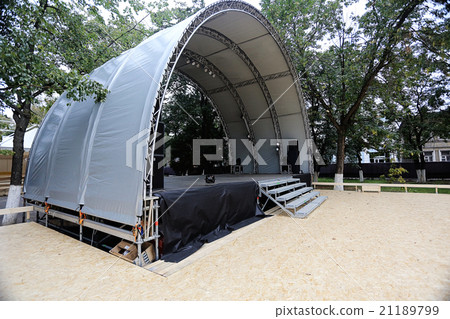 stage equipment for a concert 21189799