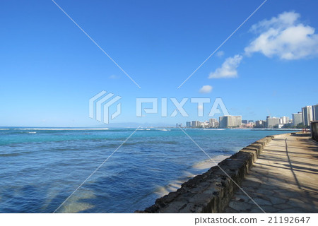 Honolulu Promenade 21192647