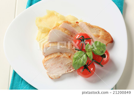 Chicken breast and mashed potato 21200849