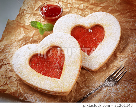 Heart shaped cookies 21201143