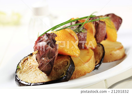 Shish kebab with roasted potato and eggplant 21201832