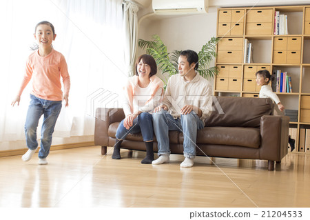 4 person family lifestyle 21204533