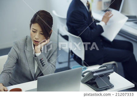 Career wielding cheeks Career wielding cheeks 21207333