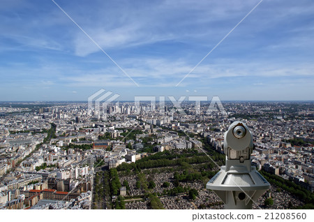 Telescope viewer and city skyline at daytime.Paris Telescope viewer and city skyline at daytime.Paris 21208560
