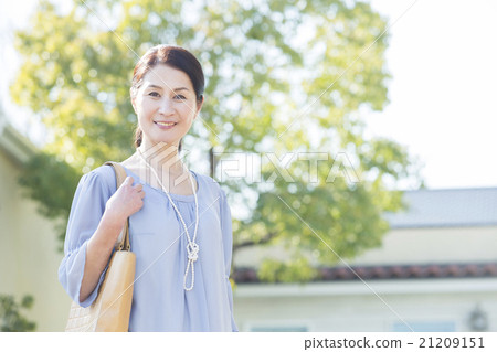 50歲的女性 50歲的女性 21209151