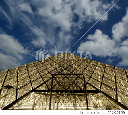 Louvre, Pyramid,(by night), Paris, France Louvre, Pyramid,(by night), Paris, France 21209169