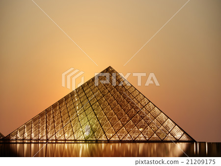 Louvre, Pyramid,(by night), Paris, France 21209175