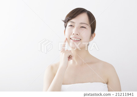 Female Beauty Image Body Skin Bath Towel Smile White Back Copy Space Female Beauty Image Body Skin Bath Towel Smile White Back Copy Space 21211941