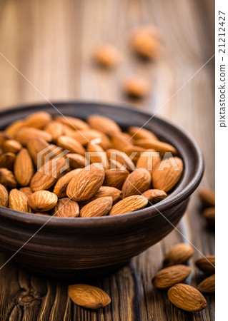 almond 21212427
