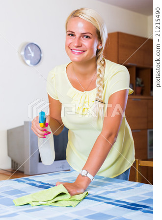 Young woman having regular clean-up 21215490