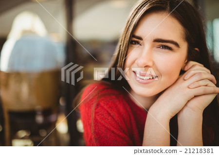 Portrait of smiling woman 21218381