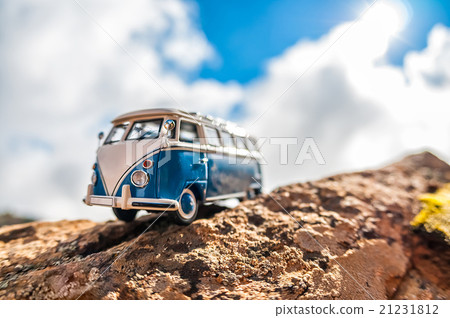 Travelling vintage camper van Travelling vintage camper van 21231812