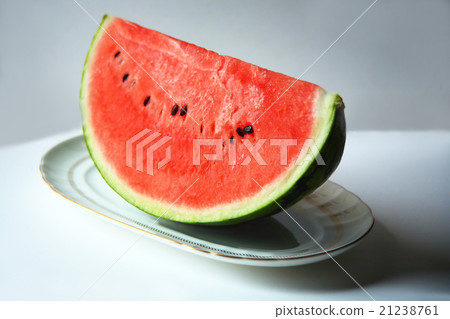 夏天品嚐西瓜 夏天品嚐西瓜 21238761