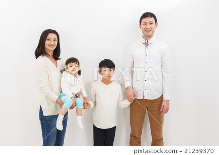 4 people family 4 people family 21239370