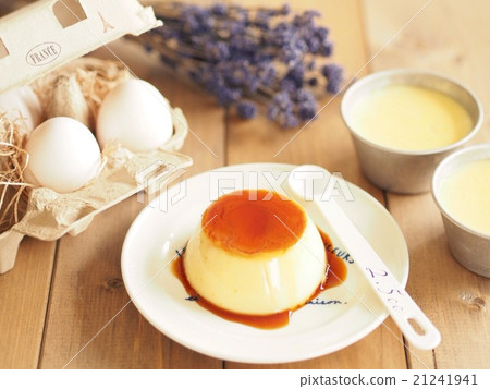 custard pudding 21241941