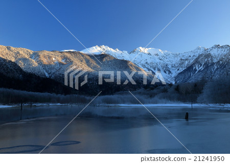 Taisho Pond in winter 21241950