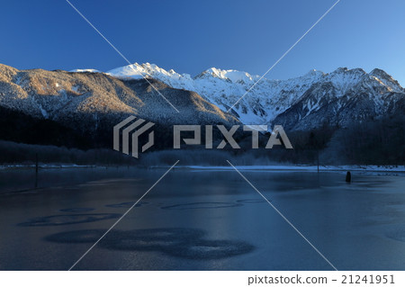 Taisho Pond in winter Taisho Pond in winter 21241951