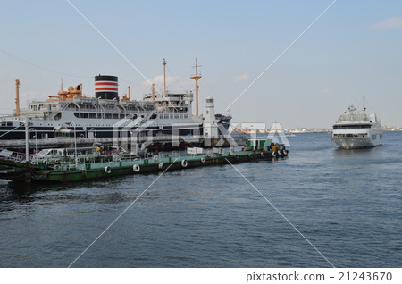 Yokohama Port, Hikawa Maru and Marine Rouge 21243670