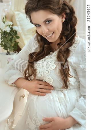 beautiful pregnant woman  21245405