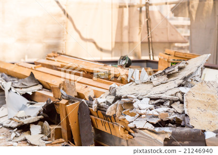 房屋拆除者重建房屋拆除建築物拆除工作木材廢料建立日本建築 21246940