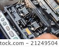 working with fiber optic fusion splicer 21249504